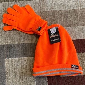 Mossy Oak Vibrant Orange Hat and Glove Set*